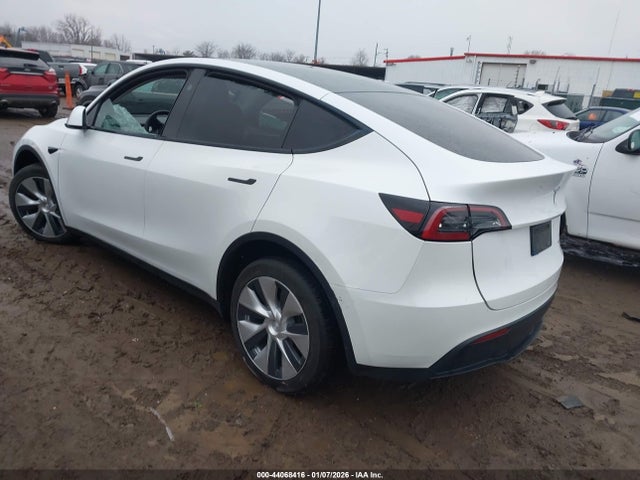 2023 TESLA MODEL Y 7SAYGDEE0PF807160 Photo 2
