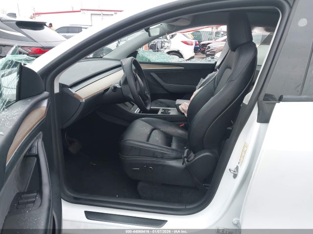 2023 TESLA MODEL Y 7SAYGDEE0PF807160 Photo 4