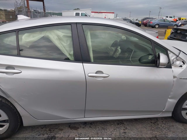 Toyota Prius Two Eco 2017 JTDKARFU7H3531324 Image 13