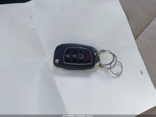 KM8J23A40GU209755 Hyundai TUCSON SE