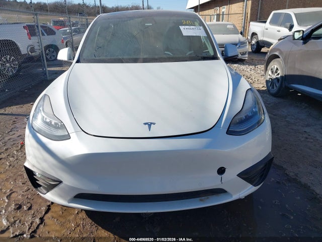 Продаж на аукціоні авто 2021 Tesla Model Y Long Range Dual Motor All-wheel Drive, vin: 5YJYGDEE6MF072841, номер лоту: 44068520