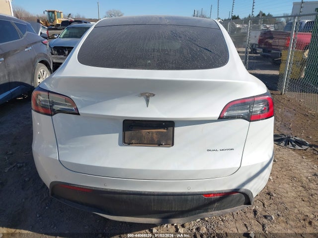 Продаж на аукціоні авто 2021 Tesla Model Y Long Range Dual Motor All-wheel Drive, vin: 5YJYGDEE6MF072841, номер лоту: 44068520