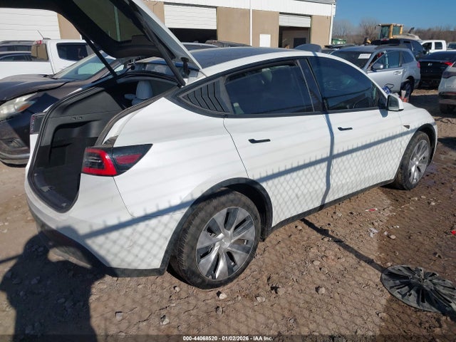 2021 TESLA MODEL Y 5YJYGDEE6MF072841 Photo 3