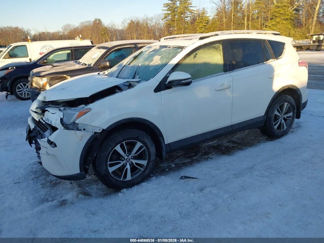 JTMRFREV2GJ075639 Toyota Rav4 Xle