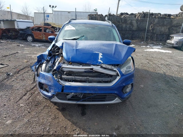 1FMCU9HD8JUA31712 Ford ESCAPE SEL