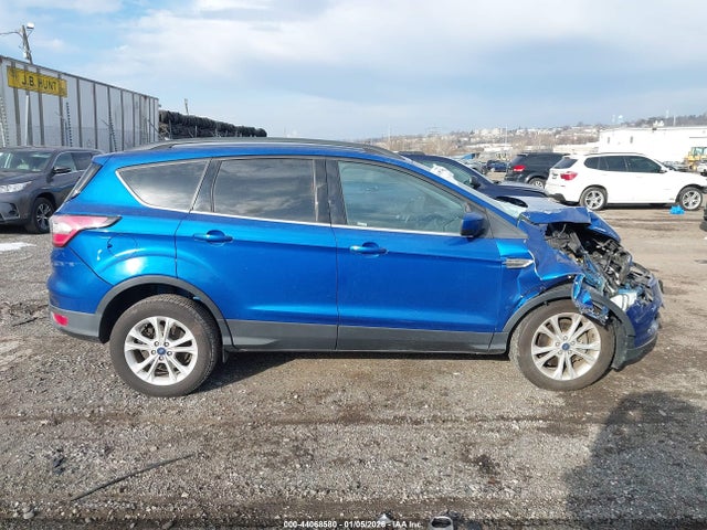 1FMCU9HD8JUA31712 Ford ESCAPE SEL