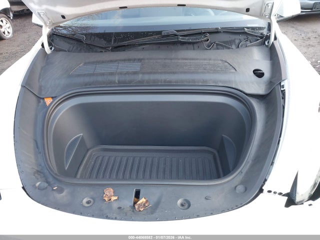 2021 TESLA MODEL Y 5YJYGDEE5MF077870 Photo 9