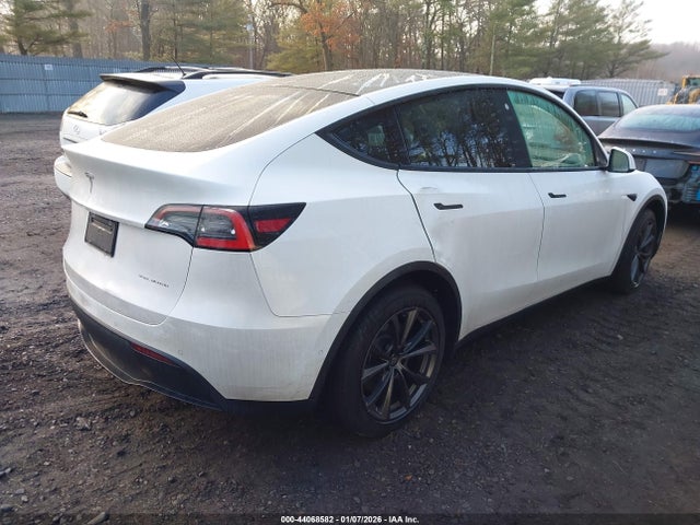 2021 TESLA MODEL Y 5YJYGDEE5MF077870 Photo 3