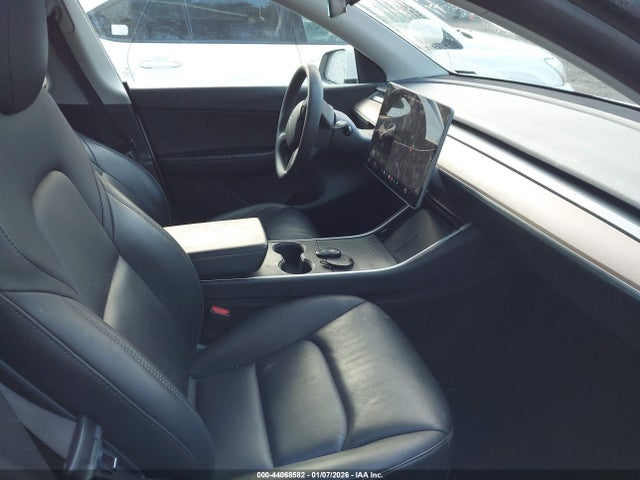 2021 TESLA MODEL Y 5YJYGDEE5MF077870 Photo 4