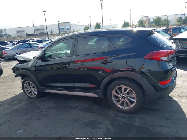 KM8J33A4XHU533178 Hyundai TUCSON SE