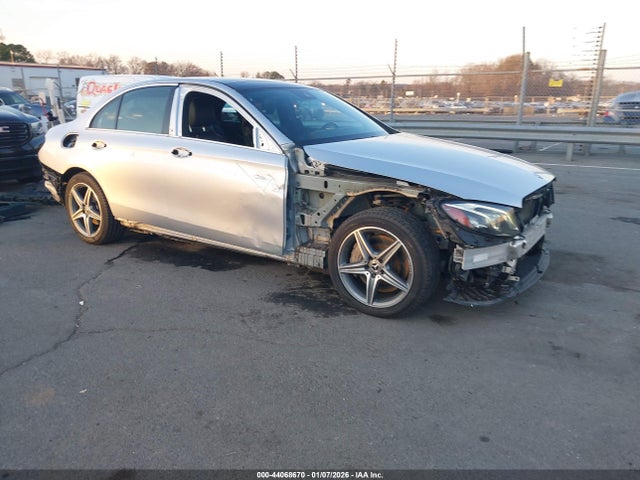 Mercedes-Benz E 300 2018 WDDZF4JB3JA312487 Image 1