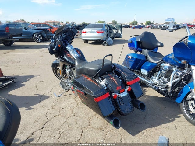 2019 HARLEY-DAVIDSON FLHX 1HD1KBC14KB659848 Photo 2