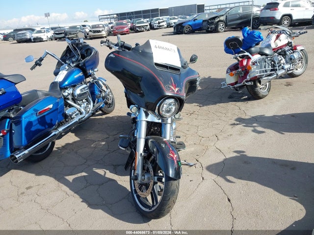 2019 HARLEY-DAVIDSON FLHX 1HD1KBC14KB659848 Photo 4
