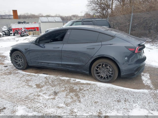 2025 TESLA MODEL 3 5YJ3E1EA4SF024120 Photo 2