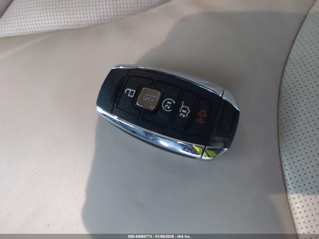 5LMCJ2D90KUL09437 Lincoln MKC SELECT