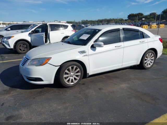 2012 CHRYSLER 200 1C3CCBBB7CN117570 Photo 1
