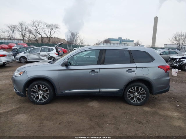 Mitsubishi Outlander Es 2017 JA4AD2A38HZ054208 Image 14