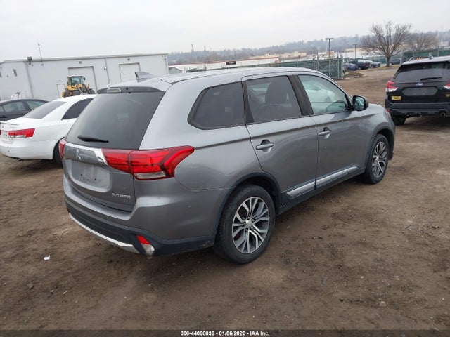 2017 MITSUBISHI OUTLANDER JA4AD2A38HZ054208 Photo 3