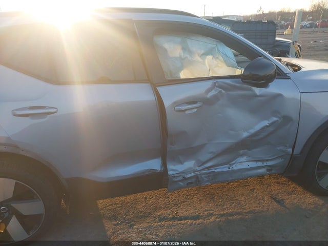 2023 VOLVO XC40 RECHARGE PURE ELECTRIC YV4ED3UM3P2075389 Photo 5