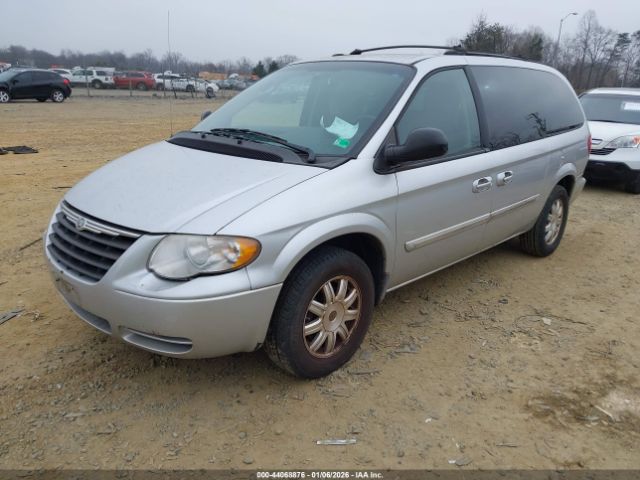2005 CHRYSLER TOWN & COUNTRY 2C4GP54LX5R372325 Photo 1