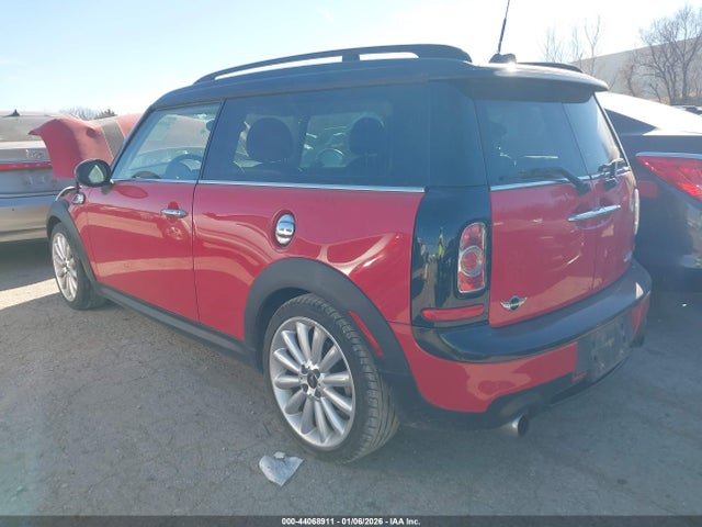 2011 MINI COOPER S CLUBMAN WMWZG3C56BTY35885 Photo 2