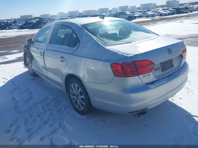 3VWD17AJXEM244268 Volkswagen Jetta 1.8t Se