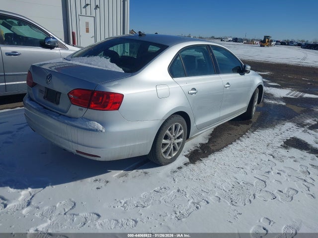 3VWD17AJXEM244268 Volkswagen Jetta 1.8t Se