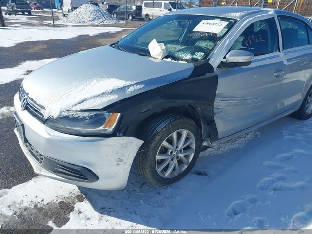 3VWD17AJXEM244268 Volkswagen Jetta 1.8t Se