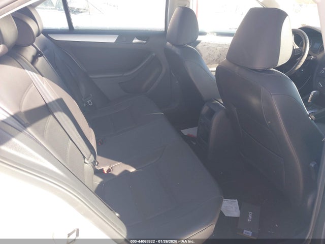 3VWD17AJXEM244268 Volkswagen Jetta 1.8t Se