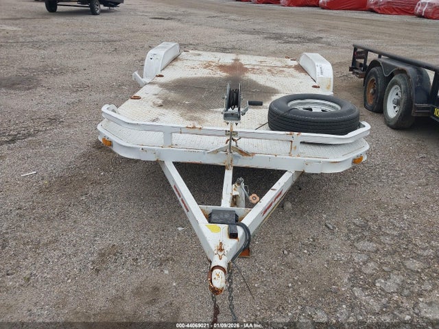 44069021 :رقم المزاد ، 16VCX1827Y1E29380 vin ، 1999 Big Tex Trailer  16' Autohauler مزاد بيع