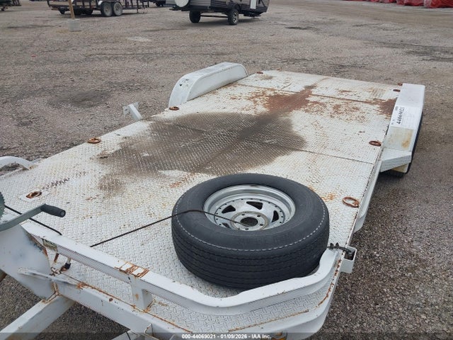 44069021 :رقم المزاد ، 16VCX1827Y1E29380 vin ، 1999 Big Tex Trailer  16' Autohauler مزاد بيع