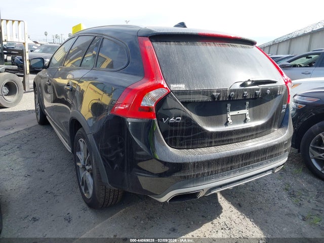 2017 VOLVO V60 CROSS COUNTRY YV440MWK4H1037458 Photo 2