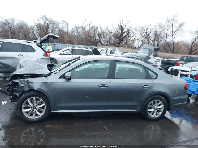 1VWAA7A32JC046042 Volkswagen Passat 2.0t R-line/2.0t S