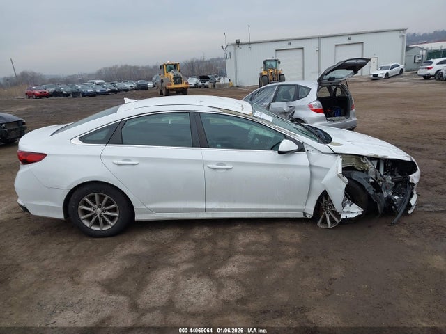 5NPE24AF9JH680477 Hyundai SONATA SE