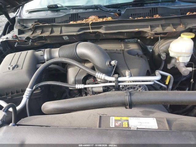 44069117 :رقم المزاد ، 1C6RR7FT5HS581901 vin ، 2017 Ram 1500 Express  4x4 6'4 Box مزاد بيع