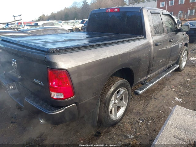 44069117 :رقم المزاد ، 1C6RR7FT5HS581901 vin ، 2017 Ram 1500 Express  4x4 6'4 Box مزاد بيع