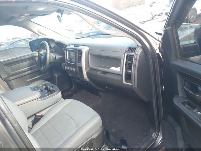 44069117 :رقم المزاد ، 1C6RR7FT5HS581901 vin ، 2017 Ram 1500 Express  4x4 6'4 Box مزاد بيع