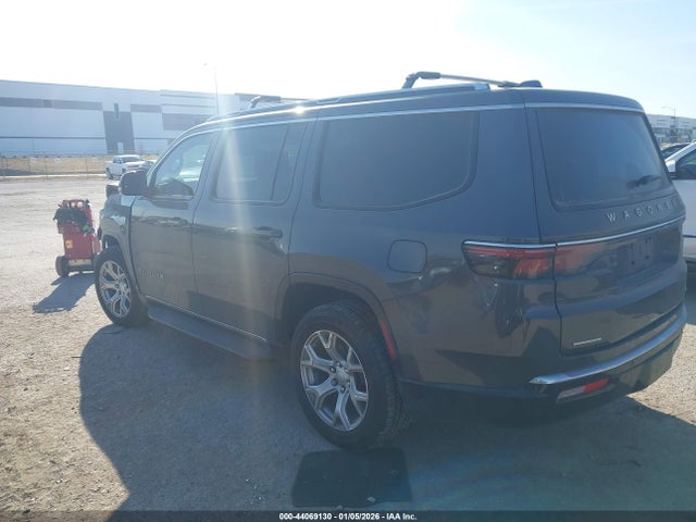 2022 JEEP WAGONEER 1C4SJVAT1NS206824 Photo 2