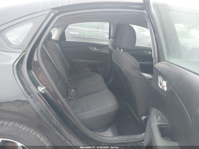 3KPF24AD4KE109746 KIA Forte Lxs
