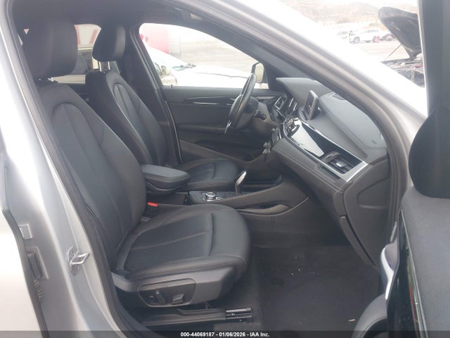 2021 BMW X1 WBXJG7C0XM5S25736 Photo 4