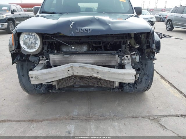 ZACNJCBB9MPM52738 Jeep Renegade Latitude Fwd