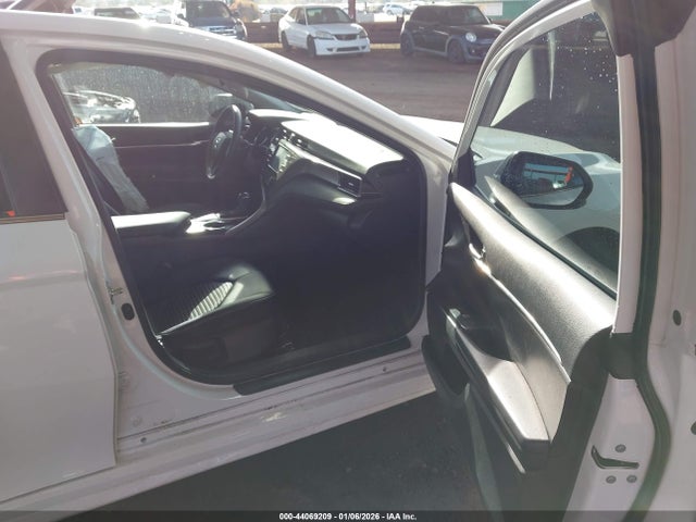 4T1M11AK3LU912621 Toyota CAMRY SE