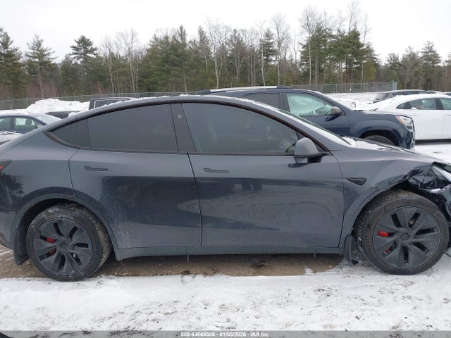 7SAYGAEE0SF255747 Tesla Model Y Long Range Dual Motor All-wheel Drive