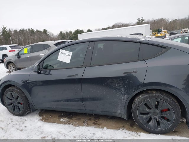 7SAYGAEE0SF255747 Tesla Model Y Long Range Dual Motor All-wheel Drive