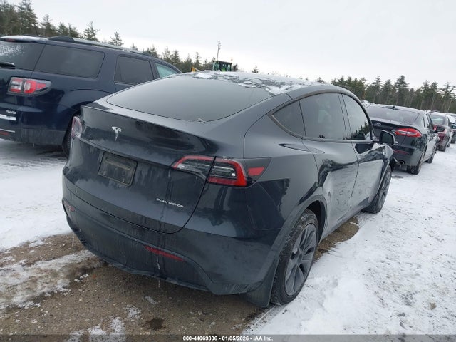 7SAYGAEE0SF255747 Tesla Model Y Long Range Dual Motor All-wheel Drive