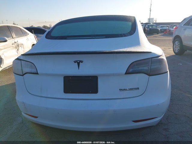44069309 :رقم المزاد ، 5YJ3E1EC9MF020312 vin ، 2021 Tesla Model 3 Performance Dual Motor All-wheel Drive مزاد بيع