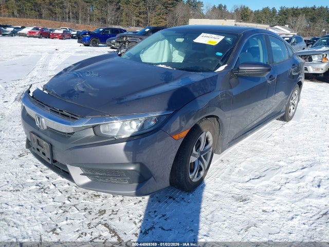 Honda Civic Lx 2018 2HGFC2F5XJH563944 Image 2