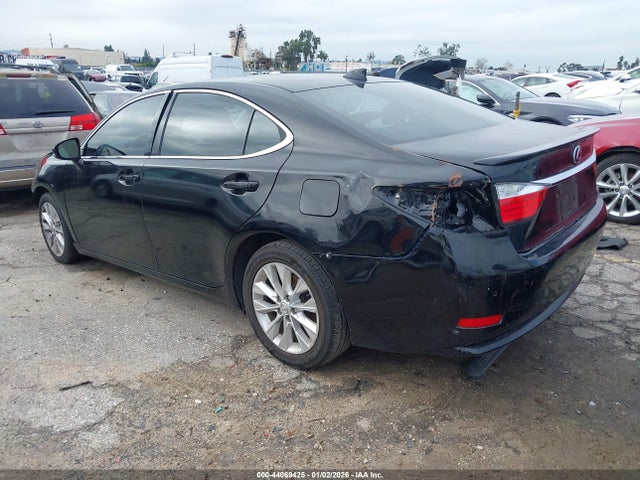 JTHBW1GG7F2094812 Lexus ES 300H
