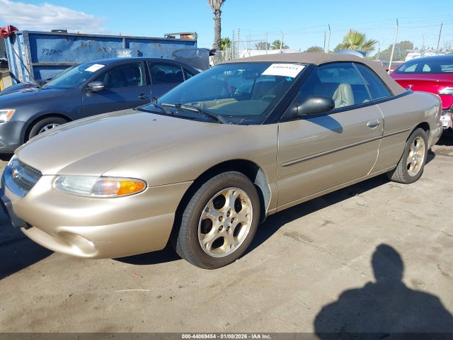 44069454 :رقم المزاد ، 3C3EL55H1WT264854 vin ، 1998 Chrysler Sebring Jxi مزاد بيع