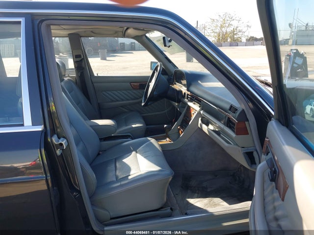 Продаж на аукціоні авто 1989 Mercedes-benz 420 Sel, vin: WDBCA35EOKA487955, номер лоту: 44069481